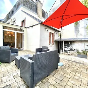 Appartement Centre Historique Cour Et Garage Prives, Vannes
